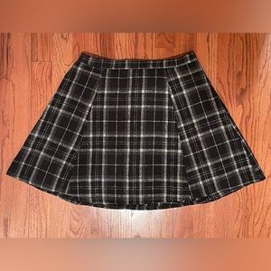 NWT Lined Black & White Plaid Skirt. Small.